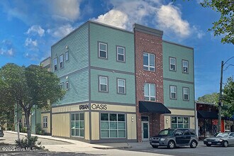 Building Photo - 608 Castle St