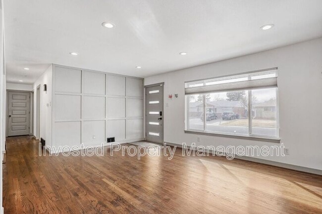 Building Photo - 3004 S Zurich Ct