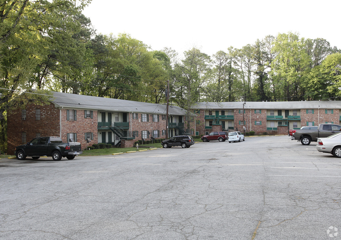 Primary Photo - Franklin Village Apartments