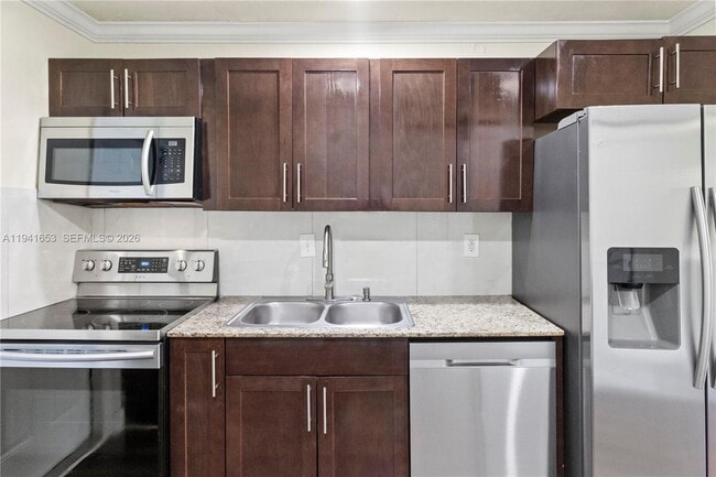 Foto del edificio - 440 NE 30th St