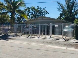 Foto principal - 220 NW 63rd St