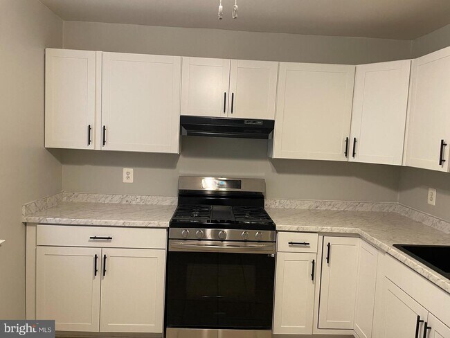 Foto del edificio - 720 Quince Orchard Blvd