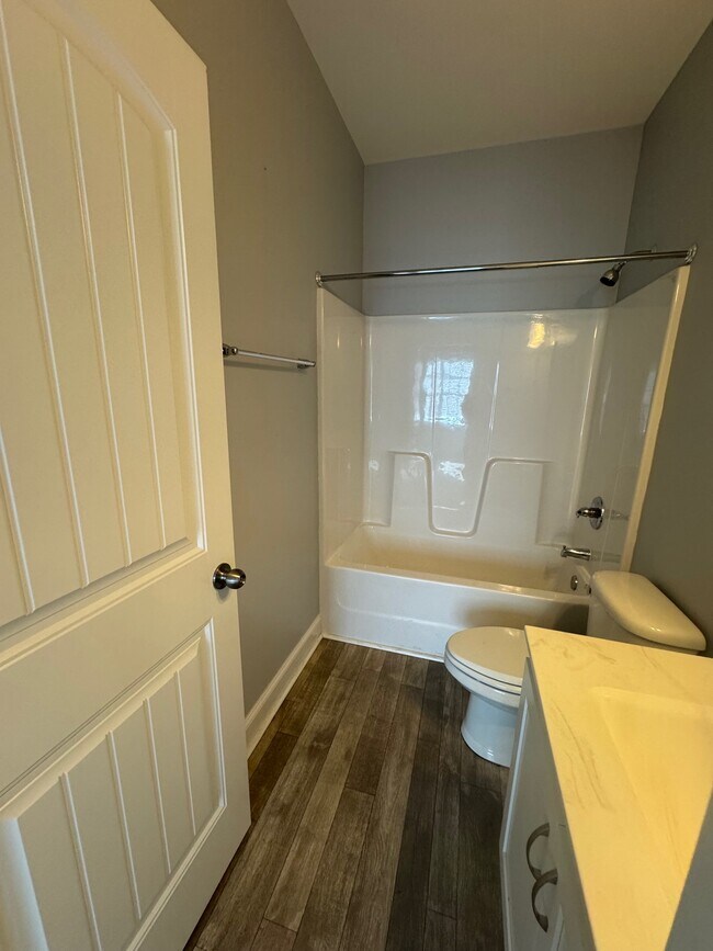 Building Photo - 8518 Lanvale Forest Dr