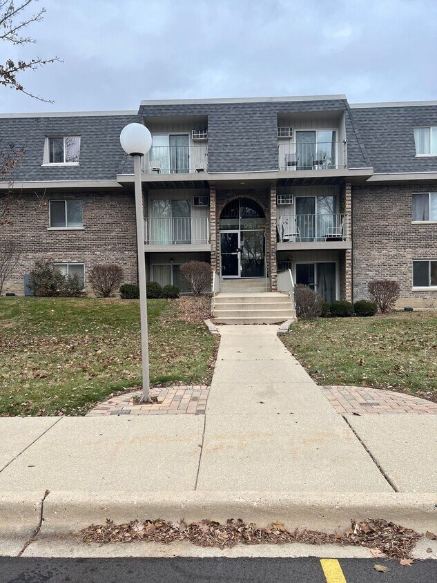 984 Crabapple Dr Unit 304, Prospect Heights, IL 60070 Condo for Rent