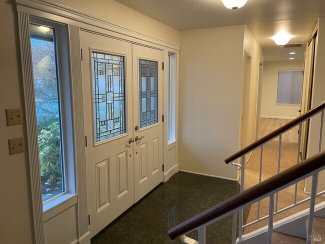 Building Photo - 4900 Fernglen Dr