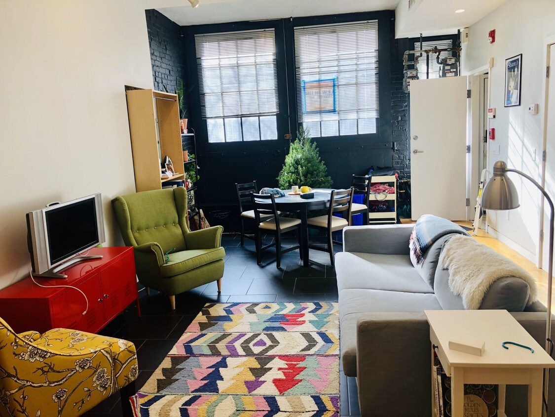 Foto principal - 923 S 46th St