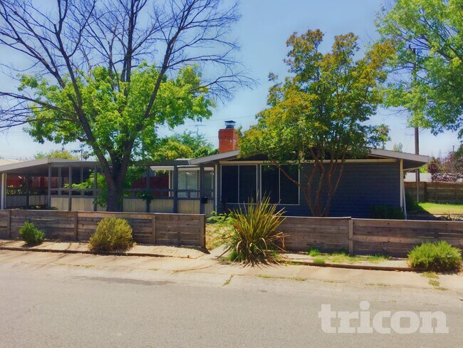 Building Photo - 316 Brookwood Rd