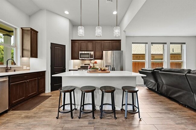 Foto del edificio - 120 Wooden Lodge Dr