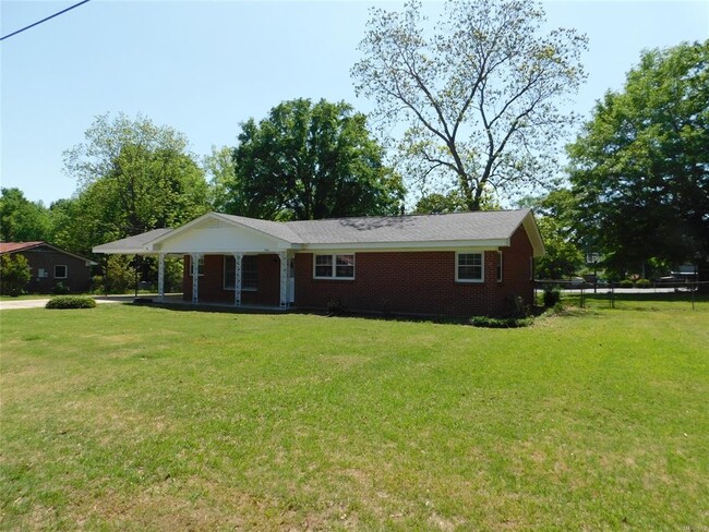 Building Photo - 1104 Perrydale Loop