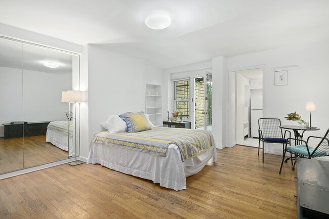 Foto del edificio - Garden Studio-$2650