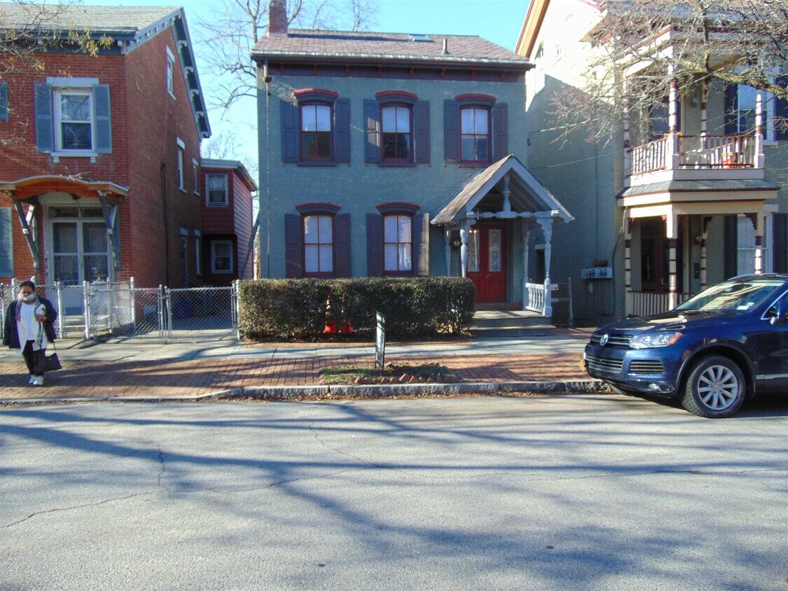 Primary Photo - 6 Grand St