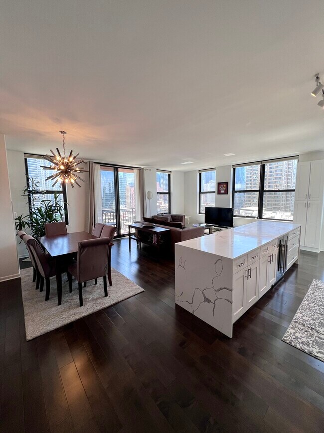 Foto del edificio - 330 N Jefferson St