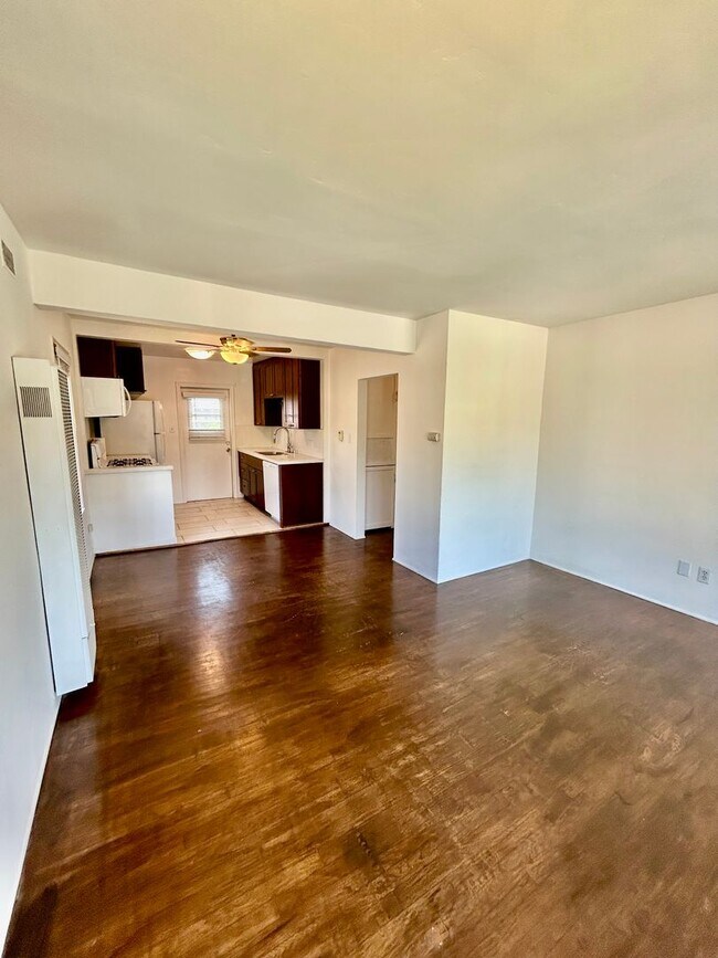 Foto del edificio - Charming and Bright 2 bed 1 bath in Point Loma