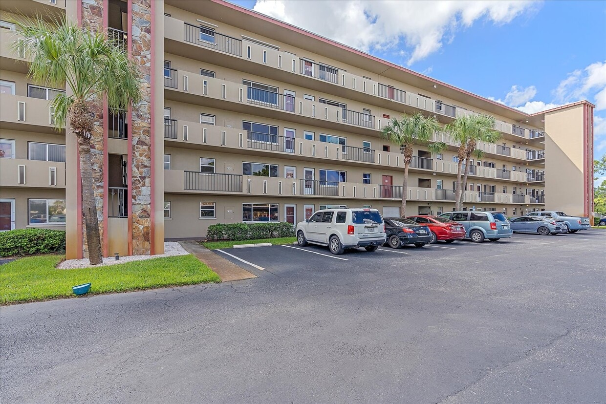 4460 Ironwood Cir Unit 403 A, Bradenton, FL 34209 Condo for Rent in