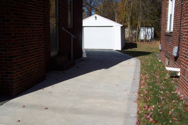 New Drive way & Garage - 440 Glessner Ave