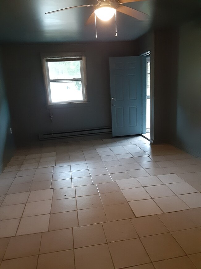 Living Room - 20503 Southlawn Ave