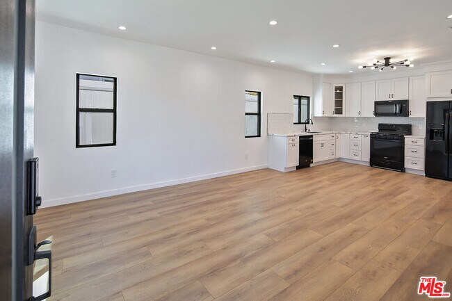 Foto del edificio - 818 N Genesee Ave