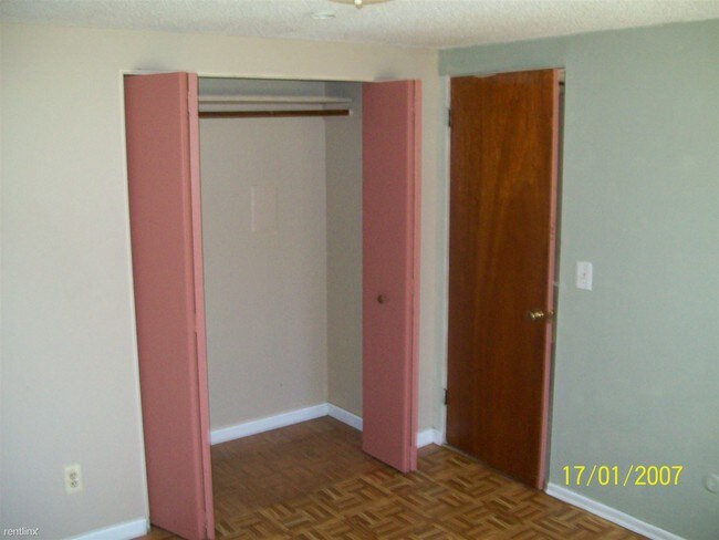 Foto del edificio - 1 br, 1 bath Apartment - G3209 W Court St