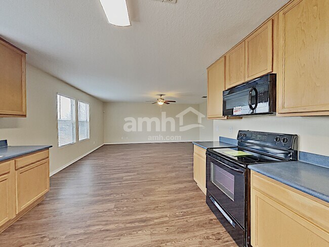 Building Photo - 7915 Arabian Cove