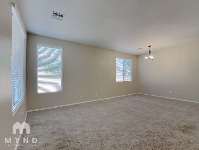 Foto del edificio - 12937 W Highland Ave