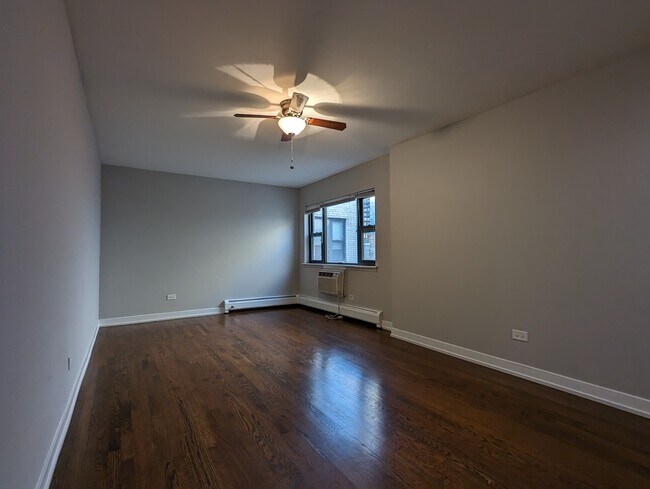 Foto del edificio - 524 W Oakdale Ave