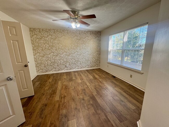 Building Photo - 4113 Mimosa View Dr