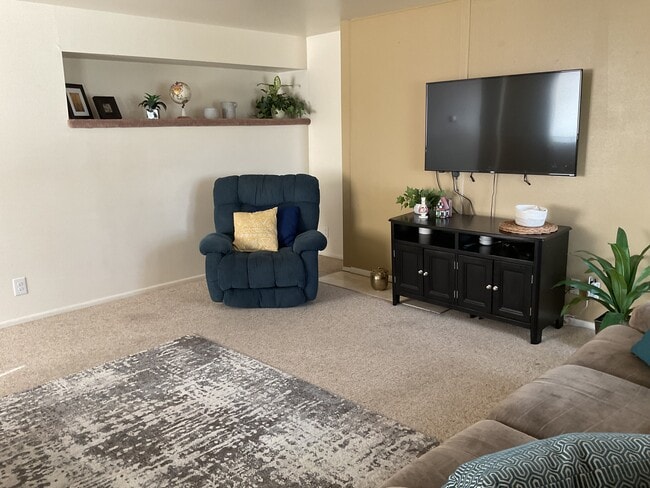 Building Photo - 504 W 1720 N