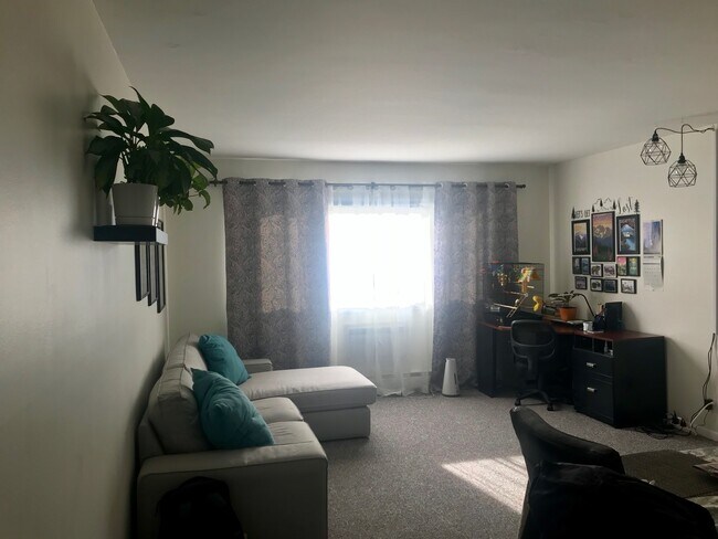 Foto del edificio - 800 Custer Ave
