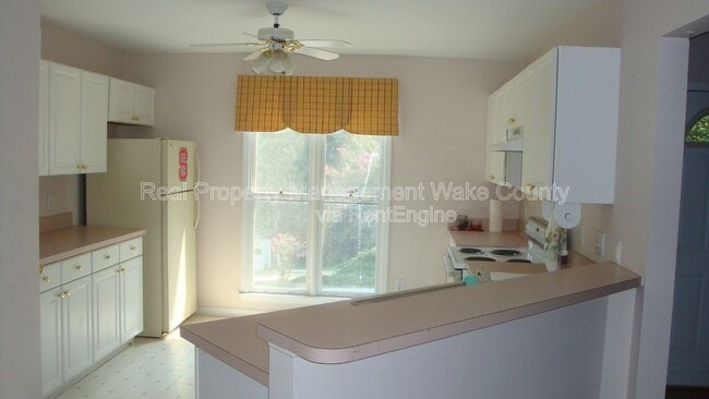 Building Photo - 2912 Isabella Dr