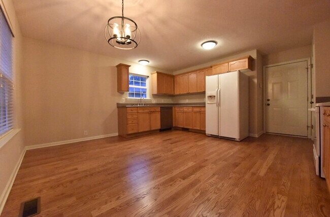 Building Photo - 924 Sandstone Ln