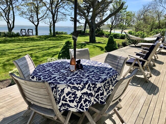 Foto del edificio - 351 Whidah Rd