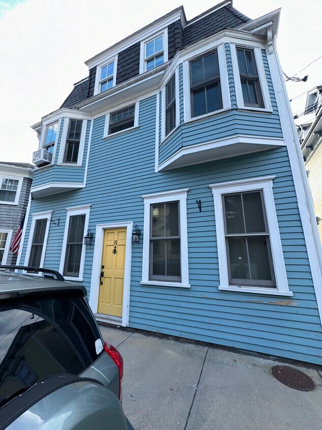 Primary Photo - 19 Thames St