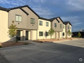 Building Photo - 1320 Elm Ave