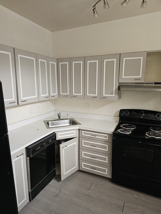 Cocina totalmente equipada - 2023 S Compton Ave