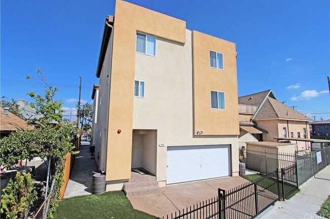 Foto del edificio - 343 E 37th St