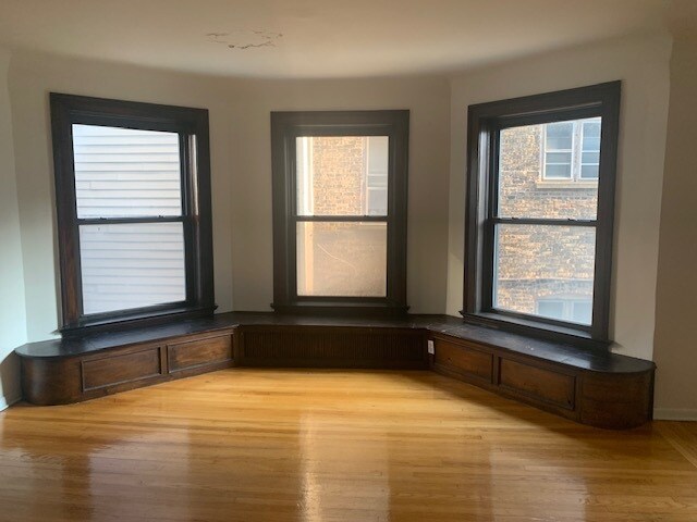 Foto del edificio - 3939 N Pine Grove Ave
