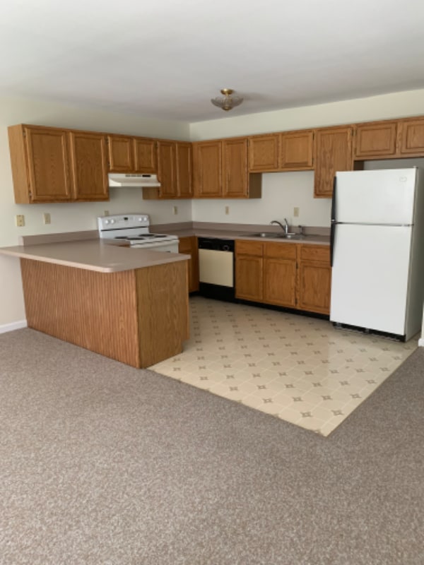 Building Photo - 1600 E Fifth St