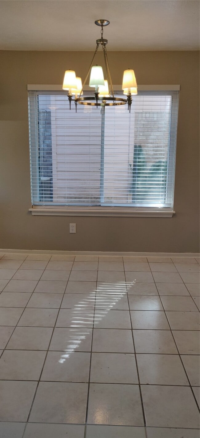 Building Photo - 1914 Overbrook Cir