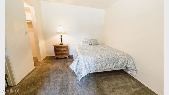 Foto del edificio - 4735 Deckow Ln