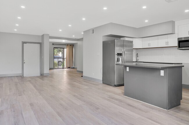 Foto del edificio - 9123 NW 38th Dr