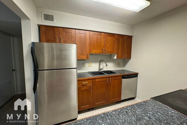 Building Photo - 1302 Old Hammond Chase