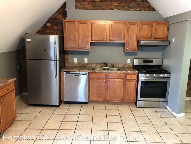 Foto del edificio - 1554-1560 Highland St