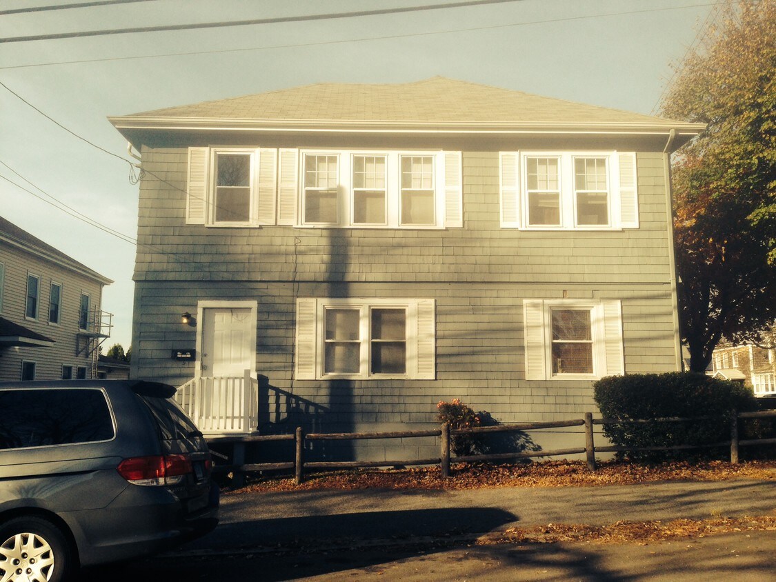 45 Bayview Ave, Bristol, RI 02809 House Rental in Bristol, RI