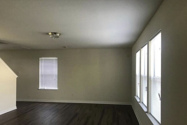 Building Photo - 15522 Miller House Ln