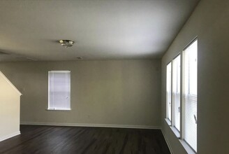 Building Photo - 15522 Miller House Ln