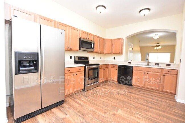 Building Photo - 4056 Winding Vine Dr