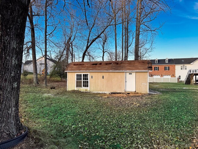 Building Photo - 9203 Linhurst Dr