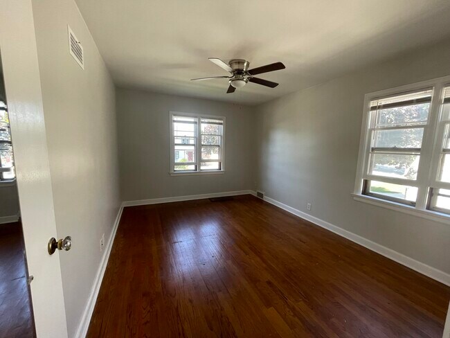 Building Photo - 2020 S 82nd St