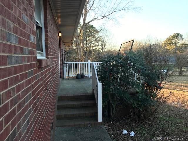 Foto del edificio - 15341 Idlewild Rd