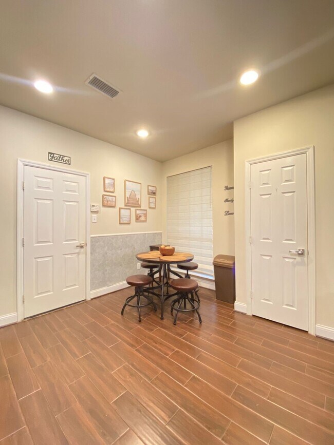 Building Photo - 54 Alderon Woods Pl